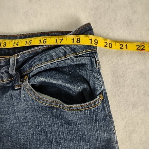 Rocawear Womens Embroidered Cotton Blend Denim Blue Capri Jeans Size 20 - Picture 7 of 11